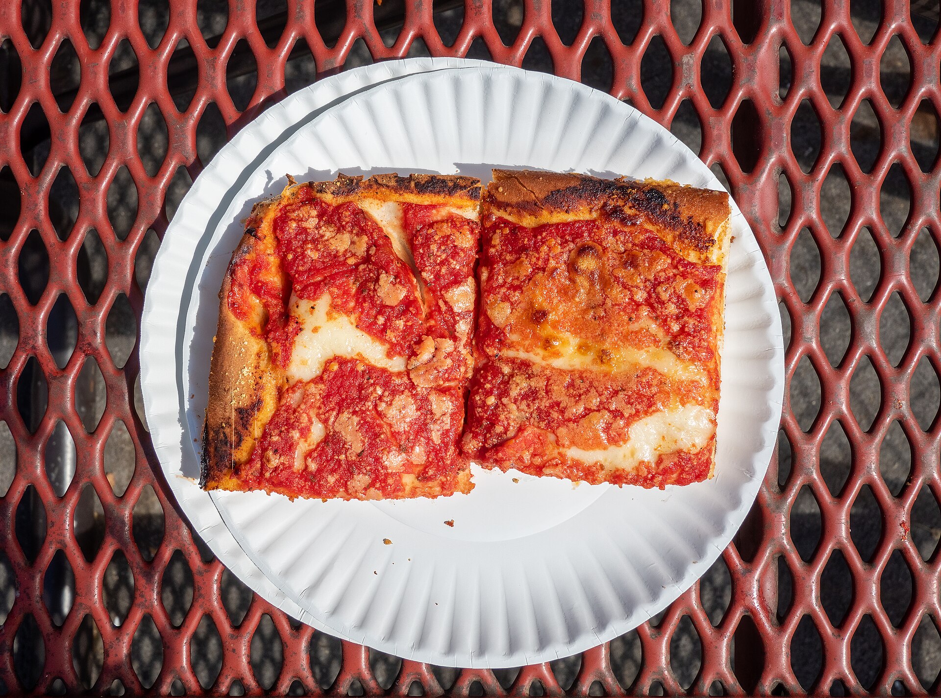 New York style foldable pizza slice